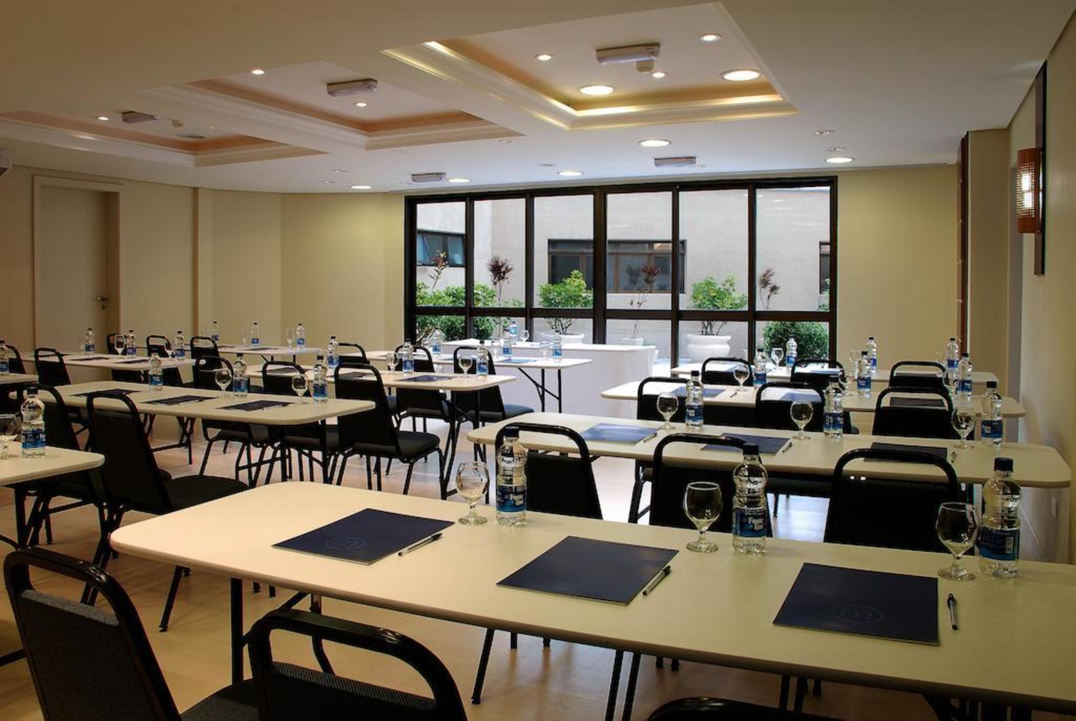 Master Curitiba Hotel - 1,6 Km Do Estadio Couto Pereira - Show מראה חיצוני תמונה